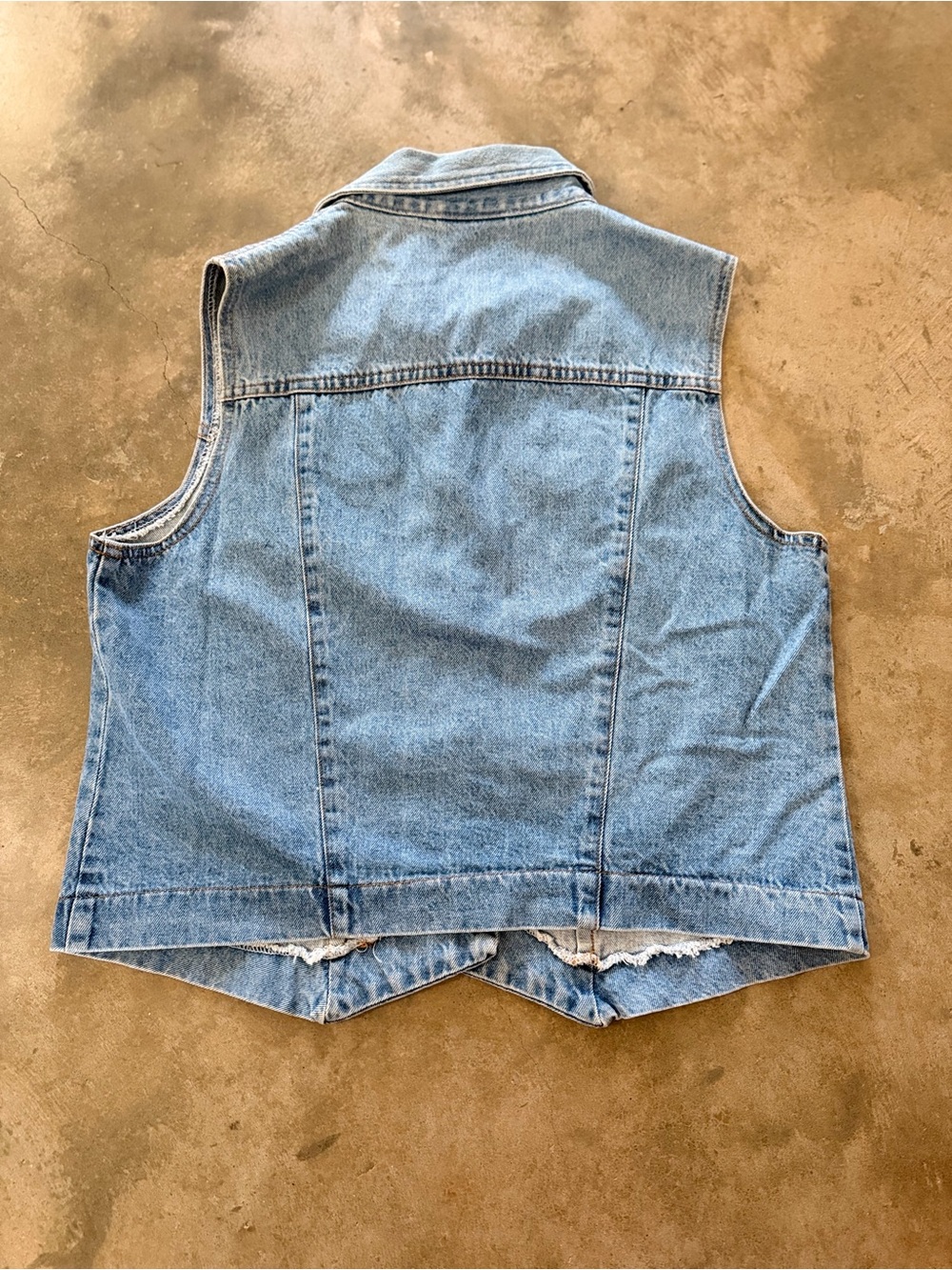 Vintage Faded Glory L Denim Vest Cotton Fall Family Photos Game Day Fit Tailgate - Picture 2 of 8